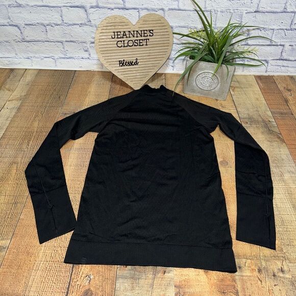 Lululemon Rest Less Mock Neck
Black / Black - Picture 5 of 14